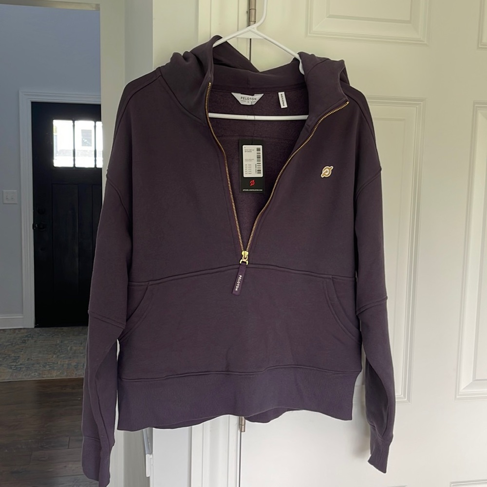 COPY - Women’s Peloton Chic 1/2 zip hoodie NWT SZ L